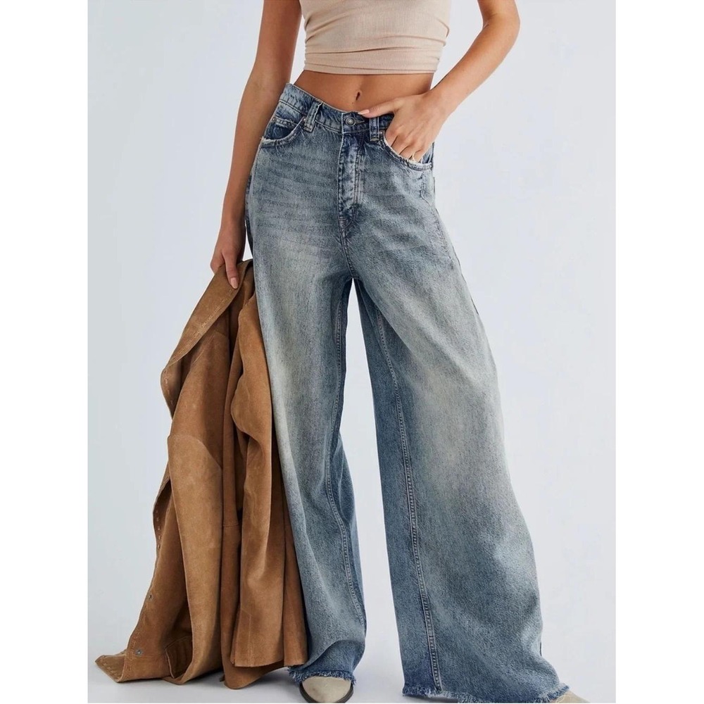 Free People We The Free Old West Slouchy Wide Leg Jeans Light Wash Blue 28 NWT